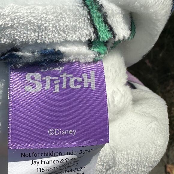 Stitch Plush White Blanket Disney Soft Throw 50" x 70” Pineapple Adorable New - Picture 7 of 11